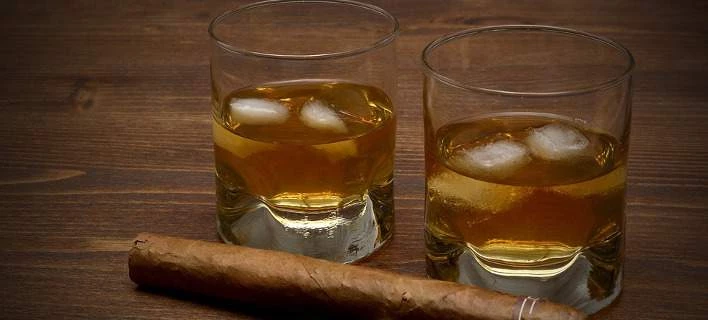 Άλλοι πεινάνε και άλλοι δίνουν 1,2 εκατ. δολάρια για δύο μπουκάλια ουίσκι